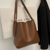 デザインセンス大容量バッグレディース2024新作ショルダーバッグニッチデザイン万能インクロスボディバッグ