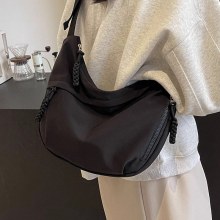 女性のためのキャンバスバッグ 2024 新しいニッチデザイン餃子バッグ大容量大学生クラスシングルショルダークロスボディバッグ