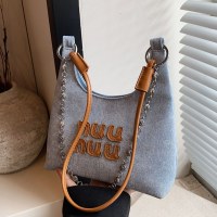韓国語版チェーンデニムバッグ女性のための 2024 新しいファッション刺繍カジュアルハンドバッグ人格セクシーなクロスボディバッグ
