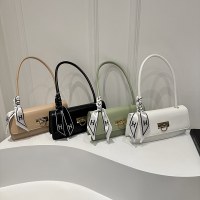 2024 新しいバッグ女性のフランスの脇の下バッグニッチインファッション多用途バゲットバッグ韓国語バージョンの女性のショルダーバッグ