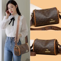 新しいトレンディで質感のある女性用の小さなピローバッグ、ファッショナブルでクラシック、多用途、カジュアルなワンショルダークロスボディバッグ、幅広のショルダーストラップ付き