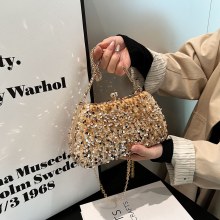 ハイエンドダイヤモンドがちりばめられたスパンコールイブニングバッグ女性のための 2024 新しいライト高級ハンドバッグシングルショルダークロスボディバッグクリップチェーンバッグ