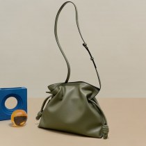 本革 レディース バッグ、おしゃれでシンプルなバッグ、 レディース 巾着福袋バッグ、ショルダーバッグ、斜めがけバケットバッグ、ハンドバッグ、プリーツバッグ