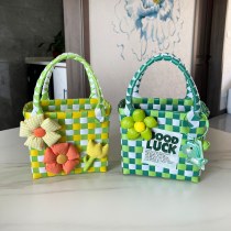 2024 夏新鮮なカラーマッチングお土産バスケットハンドバッグプラスチック織バッグ野菜バスケット海辺のビーチバッグ