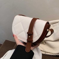サドルバッグ 2024 本革半円ブロードバンドシングルショルダー牛革レディースバッグ新しい女性のハイエンドニッチクロスボディバッグ