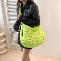 プリーツクラウドバッグ、ファッショナブルなワンショルダーポータブル餃子バッグ、女性用の大容量ダウンコットン脇の下バッグ