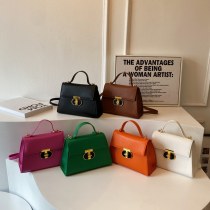 ニッチ デザイン バッグレディースバッグ今年の人気の新しいファッションロックショルダークロスボディバッグ無地の質感の小さなスクエアバッグ