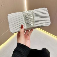 新しいヨーロッパとアメリカのレトロパーティー宴会クラッチ女性のファッションディナーバッグドレスバッグ斜めチェーン小さなバッグ