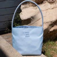 バッグニッチハイエンドファッション刺繍入りナイロン多用途女性用脇の下ショルダーハンドバッグ