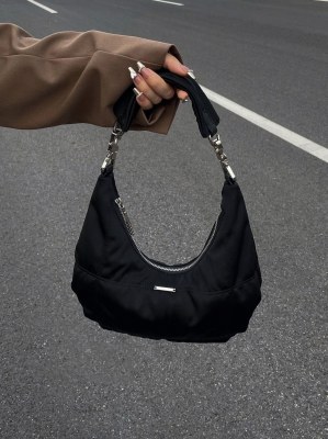 レトロなオックスフォード布黒脇の下バッグニッチデザイン晴れた日ダーククラウドバッグカジュアルファッション三日月ショルダーハンドバッグ