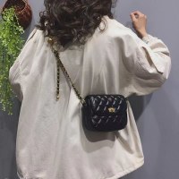 バッグ 2024 新しいトレンディな小さな香りのよいスタイルのチェーンバッグ携帯電話バッグファッショナブルで多用途なニッチクロスボディバッグショルダーバッグ小さなバッグ