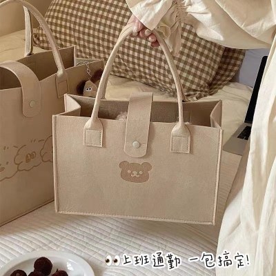 クマのフェルトバッグハンドバッグ女性の旅行ショルダーショッピングバッグトートバッグ漫画ランチボックス大容量バッグ