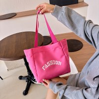 2024 新しいバッグ女性の夏大容量レタープリントハンドヘルドトートバッグ単層シンプルな軽量ショルダーバッグ