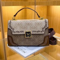 女性のための人気のバッグ 2024 新しいレトロプリントバッグ手紙ライト高級シングルショルダークロスボディ小さな正方形バッグ