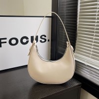 韓国イン脇の下バッグ女性のための 2024 新しいハイエンドテクスチャレトロ多用途ショルダー三日月バッグ