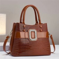 女性のためのバッグ 2024 夏の新しいスタイルのシンプルなクロスボーダー超大容量バケットバッグトレンディなファッションポータブルショルダークロスボディバッグ