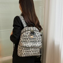 2024 新しいカジュアルバックパック女性のファッション韓国スタイルトレンディな女性の大容量バックパックトラベルバッグ