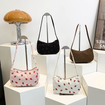 新しい 手持ち トートバッグ、大容量、美しく、シンプルでファッショナブルな、カレッジスタイルのイチゴ脇ショルダーバッグ