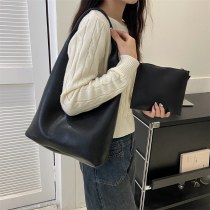 通勤レトロクラシック 大容量 トートバッグ 2024 新しい大学生多用途ニッチデザイン韓国女性のためのバッグ