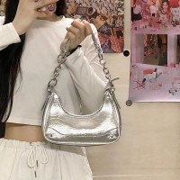 シルバーレディースバッグ 2024 新しいニッチポータブルチェーンバゲット脇の下バッグデザイン多目的ショルダークロスボディバッグ