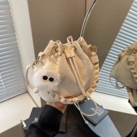 小さな新鮮で西洋スタイルの韓国スタイル巾着ショルダーバッグ女性のための 2024 春と夏の新しい多用途 in クロスボディバッグバケットバッグ