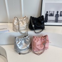 プリーツデザインハンドヘルド小さなバッグ女性のための 2023 新しい夏のシンプルなバケットバッグファッショナブルなクロスボディバッグ