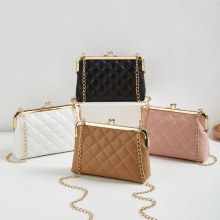 刺繍クリップバッグ レディースバッグ 化粧品バッグ 韓国風 万能ダイヤモンドチェーンバッグ