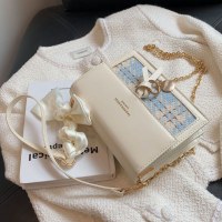 秋の女性用韓国ファッションショルダーバッグ、多用途、ニッチ、ハイエンド、トレンディ、多用途、チェーンバッグ、クロスボディスモールバッグ