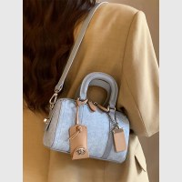 女性のための枕小さな正方形のバッグ 2024 春の新しいスタイルの多目的ニッチハイエンドシングルショルダークロスボディバッグ