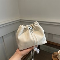 チェーン バケットバッグ女性のための夏 2024 新しいトレンディなファッション チェーン バッグハイエンドの甘くて多用途なクロスボディバッグ