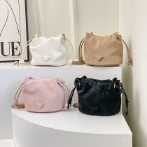 女性のためのハイエンドバケットバッグ 2024 新しいファッションショルダーバッグクロスボディバッグ
