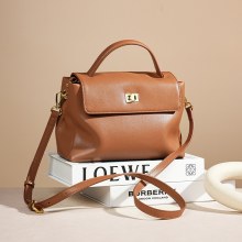 2024 新ニッチソフト牛革ハンドバッグ本革バッグ女性の絶妙な通勤ハイレベルシングルショルダークロスボディバッグ