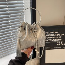 女性のためのハンドバッグ 2024 新しいファッション多用途チェーンバッグニッチショルダークロスボディバケットバッグ