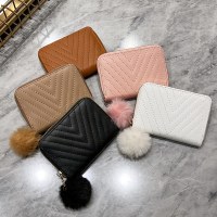 女性のための春と夏の新しいスタイル V パターン刺繍クラッチバッグカジュアルファッションシンプルな携帯電話バッグ小さな正方形のバッグ