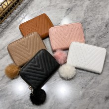 女性のための春と夏の新しいスタイル V パターン刺繍クラッチバッグカジュアルファッションシンプルな携帯電話バッグ小さな正方形のバッグ