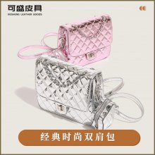 光沢のある菱形チェーンバックパック新しいスタイルの小さな香りのスタイルのバックパック女性のショルダーバッグカレッジスタイルの小さなバックパック