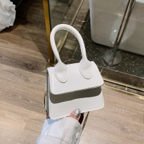 ミニ小さなバッグ女性のための 2024 新しいファッションレトロハンドバッグフレンチニッチバッグシングルショルダークロスボディ小さな正方形のバッグ