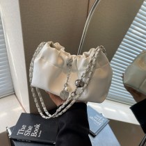 ソリッドカラープリーツ脇の下バッグ女性の2024夏の新しいソフトレザー多用途 チェーン クロスボディバッグ