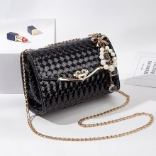 女性用バッグ 2024 新しいインターネットセレブ ins スタイルシングルショルダークロスボディバッグファッショナブルで多用途な小さなフレグランススタイルチェーンバッグハンドバッグ