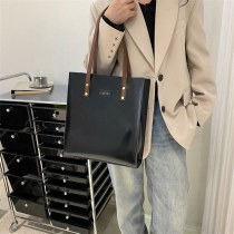 レトロ大容量通勤バッグ 2024 新しいレディースバッグ大学生西洋スタイル多用途ショルダーバッグ手持ちトートバッグ