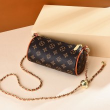 女性用バッグ 2024 新しい円筒形バッグファッショナブルで多用途な小さなゴールドボールチェーンショルダーバッグインターネットセレブデザインクロスボディバッグ