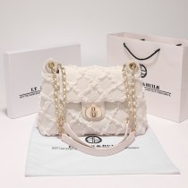 女性のための多用途バッグ 2024 新しいハイエンドの誕生日ギフト チェーン クロスボディバッグファッショナブルなショルダー脇の下バッグ