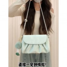 小さな新鮮なクラウドバッグ 2024 新しいバッグカレッジスタイルソフトとワックス状プリーツ脇の下バッグシングルショルダークロスボディバッグ女性のための