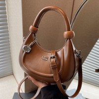 シンプルなレトロな脇の下カジュアル三日月バッグ女性のための 2024 新しいトレンディなファッション通勤高品質ポータブルクロスボディバッグ