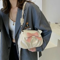 弓ソリッドカラーの小さなバッグ女性のための 2024 新しいレトロファッションプリーツカジュアルファッションツイストショルダーストラップクロスボディバッグ