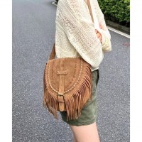新しい手作り模造スエードタッセルバッグ女性のためのレトロサドルバッグファッショナブルなショルダーバッグ小さなバッグクロスボディバッグ