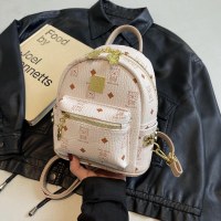 バックパック女性のデザインニッチ軽量トラベルバッグ女性の 2024 新しいミニかわいい短距離バックパック
