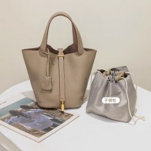 女性のためのバッグ 2024 新しい夏バケットバッグ野菜バスケットレディースバッグ本革ハンドバッグ花嫁のウェディングバッグ