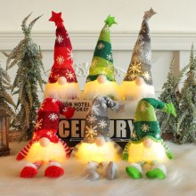新しいクリスマスシーンのドレスアップ小道具ライトと座位ニット森の男人形装飾品卸売