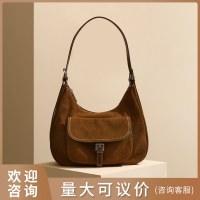新しいレトロなハイエンドハイシルケットマット牛革脇の下バッグ大容量通勤ショルダークロスボディメッセンジャーバッグ女性のための
